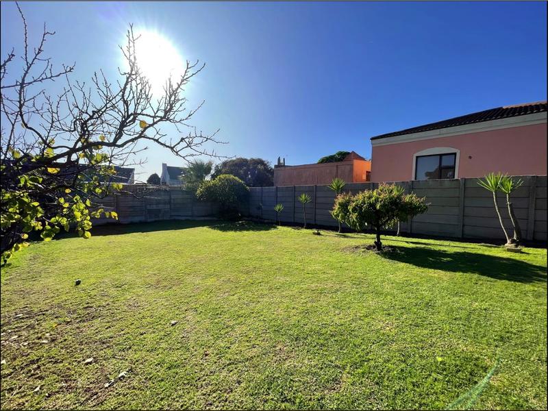 To Let 3 Bedroom Property for Rent in Vredenburg Western Cape